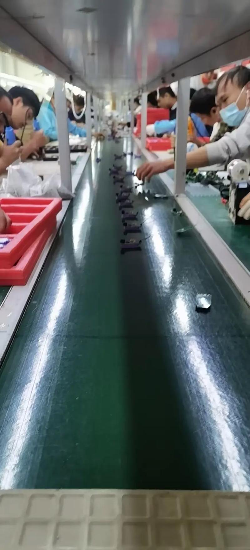 龙华大浪工厂直招,生产血压计雾化器类电子产品,工作简单易上手